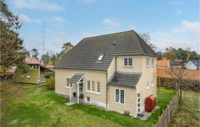 Lovely Home In Væggerløse With Wifi, Bogø By